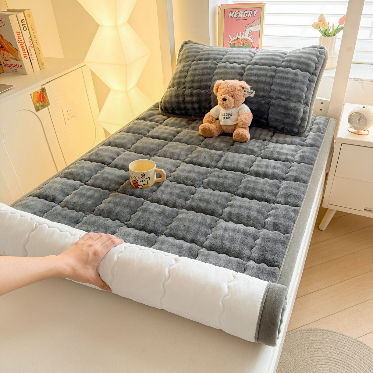 91家纺网 家纺一手货源 找家纺 奇丝雅 2025新款A类牛奶绒泡泡绒床褥床垫床盖兔毛绒家用学生宿舍上下铺寝室褥子软垫床护垫夹棉（学生床） 幻影灰