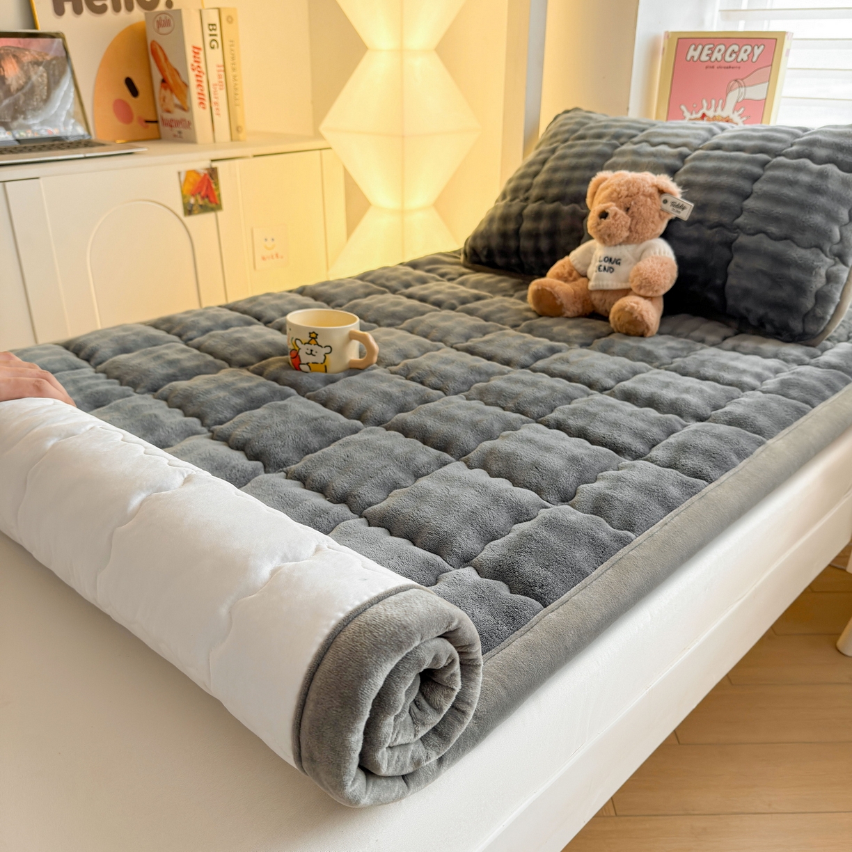 91家纺网 家纺一手货源 找家纺 奇丝雅 2025新款A类牛奶绒泡泡绒床褥床垫床盖兔毛绒家用学生宿舍上下铺寝室褥子软垫床护垫夹棉（学生床） 幻影灰