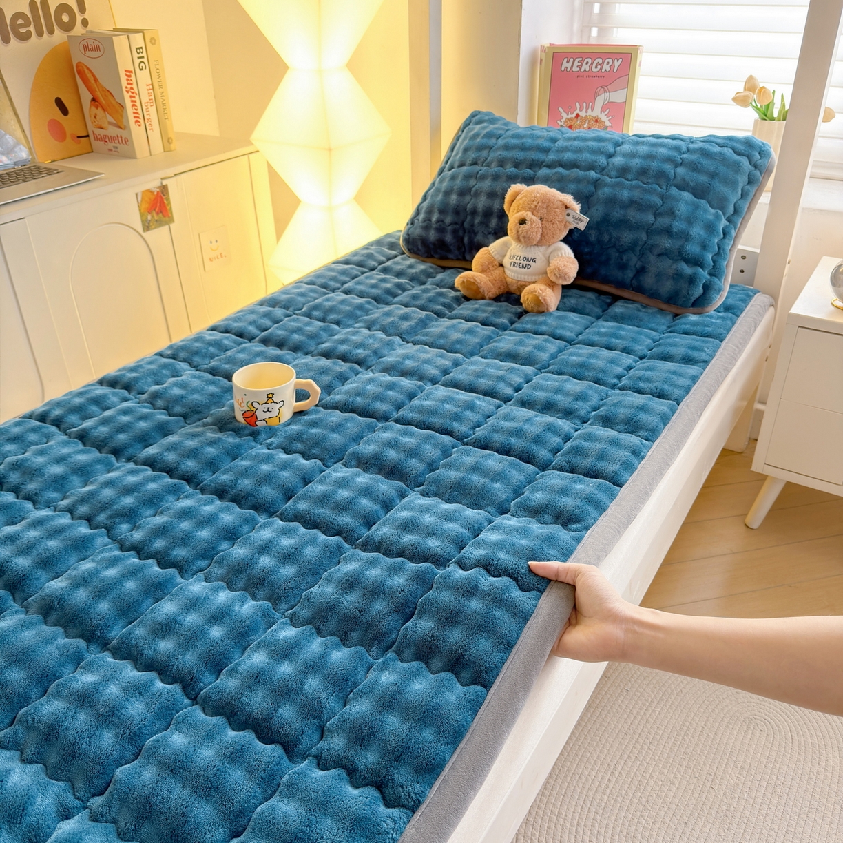 91家纺网 家纺一手货源 找家纺 奇丝雅 2025新款A类牛奶绒泡泡绒床褥床垫床盖兔毛绒家用学生宿舍上下铺寝室褥子软垫床护垫夹棉（学生床） 暖绒蓝