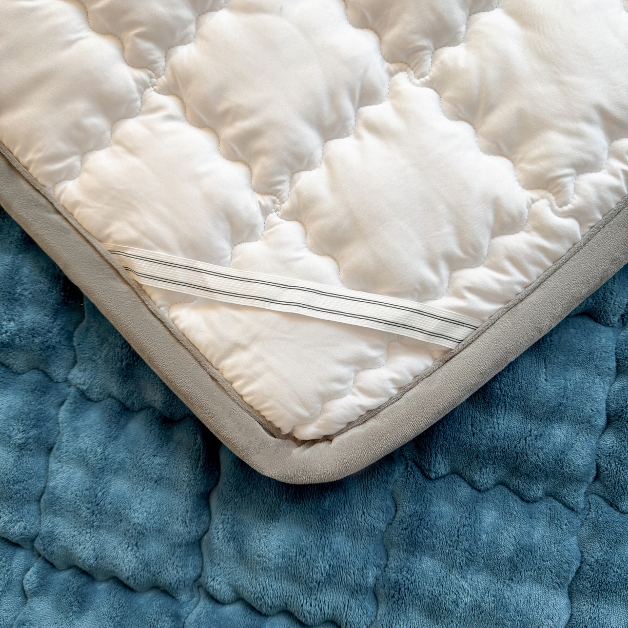 91家纺网 家纺一手货源 找家纺 奇丝雅 2025新款A类牛奶绒泡泡绒床褥床垫床盖兔毛绒家用学生宿舍上下铺寝室褥子软垫床护垫夹棉（学生床） 暖绒蓝