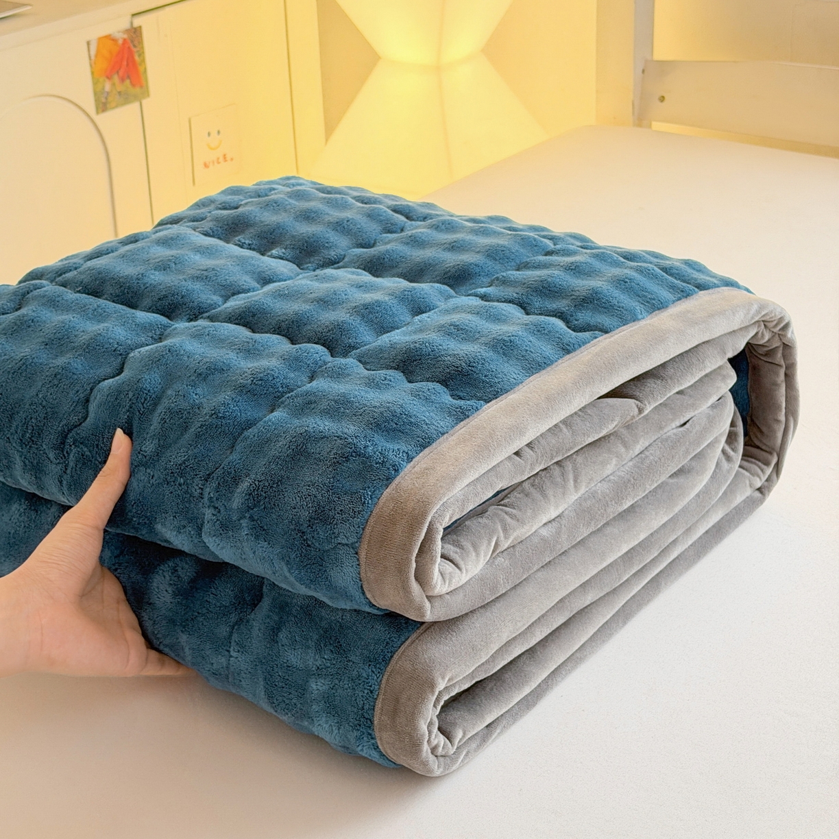 91家纺网 家纺一手货源 找家纺 奇丝雅 2025新款A类牛奶绒泡泡绒床褥床垫床盖兔毛绒家用学生宿舍上下铺寝室褥子软垫床护垫夹棉（学生床） 暖绒蓝