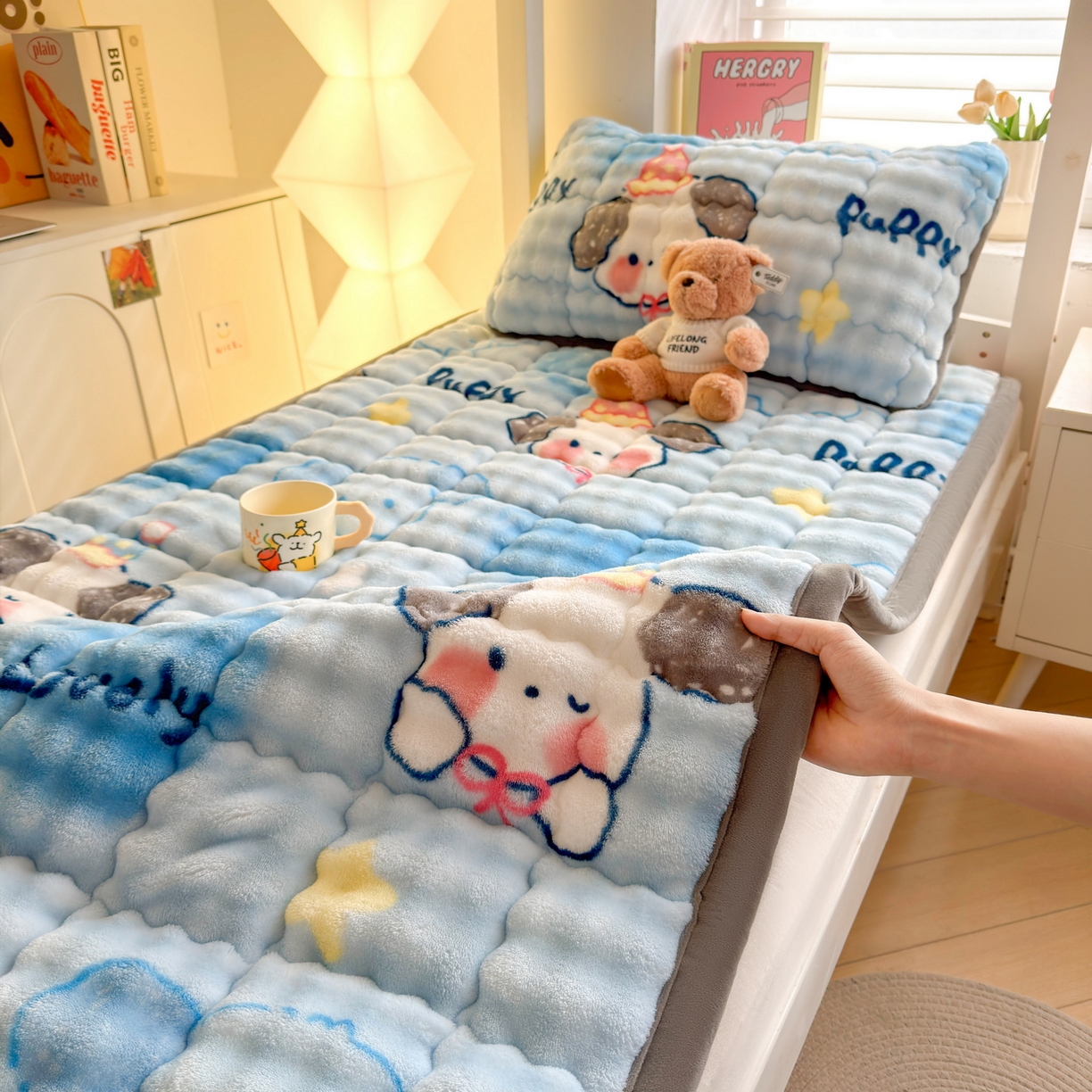 91家纺网 家纺一手货源 找家纺 奇丝雅 2025新款A类牛奶绒泡泡绒床褥床垫床盖兔毛绒家用学生宿舍上下铺寝室褥子软垫床护垫夹棉（学生床） 趴趴狗