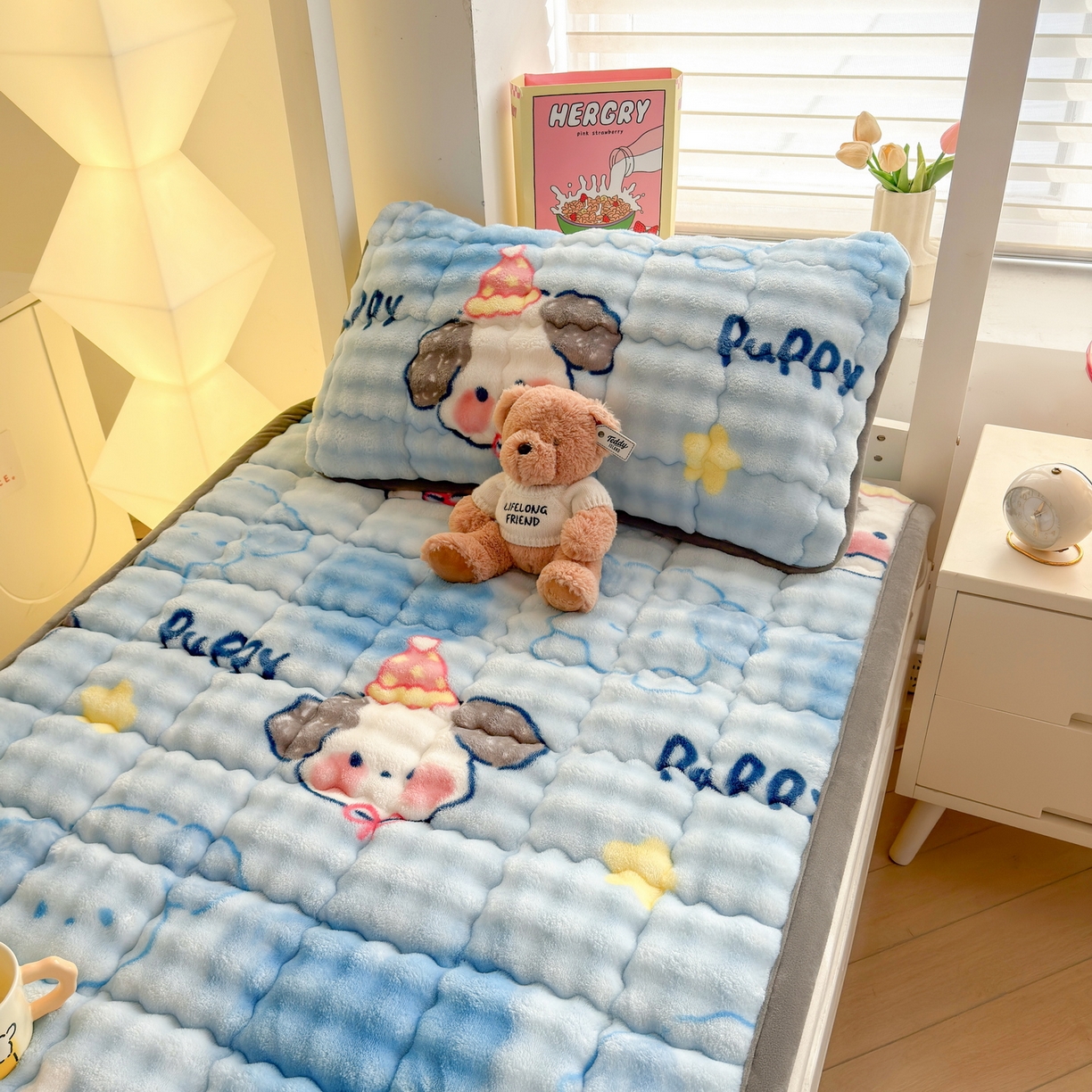 91家纺网 家纺一手货源 找家纺 奇丝雅 2025新款A类牛奶绒泡泡绒床褥床垫床盖兔毛绒家用学生宿舍上下铺寝室褥子软垫床护垫夹棉（学生床） 趴趴狗