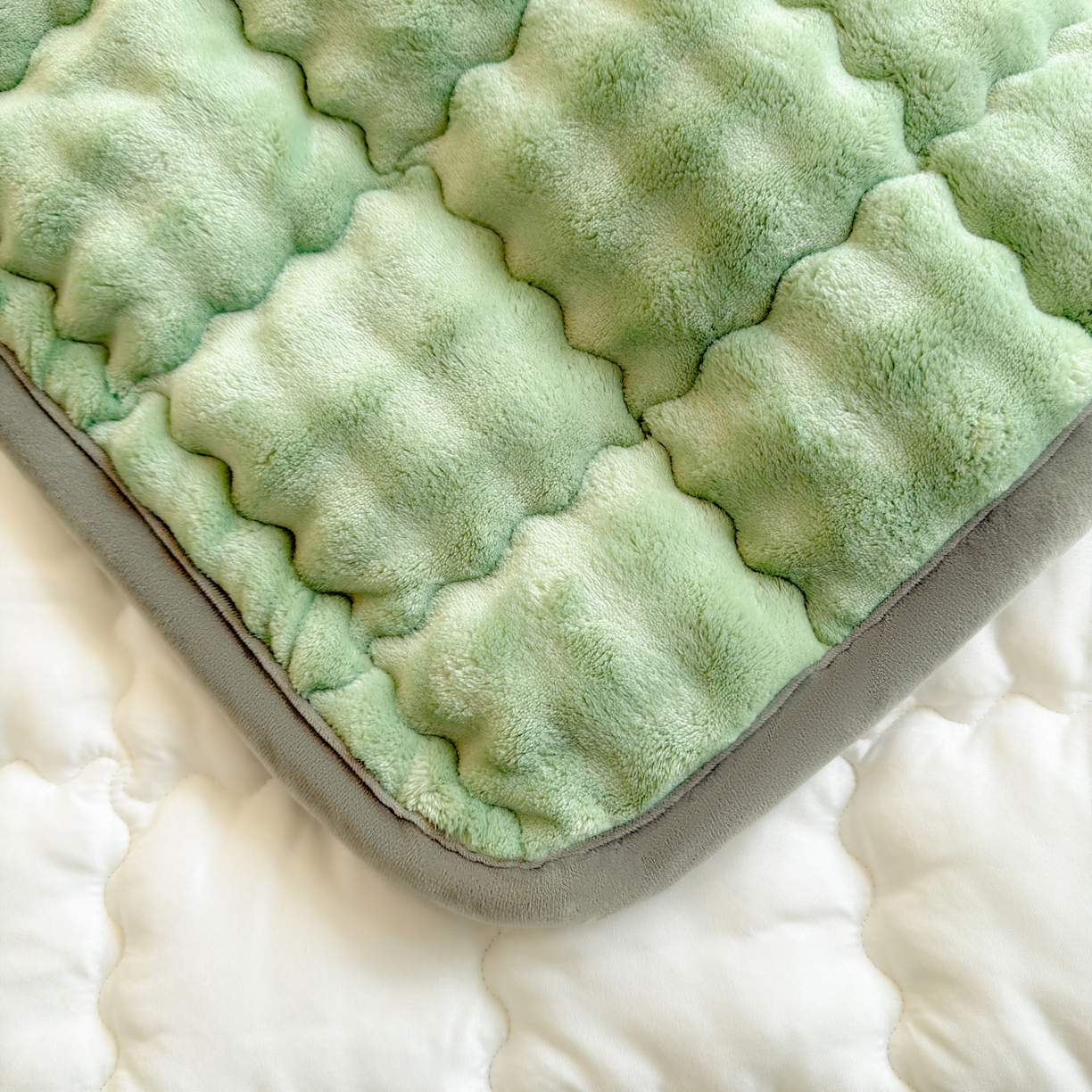 91家纺网 家纺一手货源 找家纺 奇丝雅 2025新款A类牛奶绒泡泡绒床褥床垫床盖兔毛绒家用学生宿舍上下铺寝室褥子软垫床护垫夹棉（学生床） 清新绿