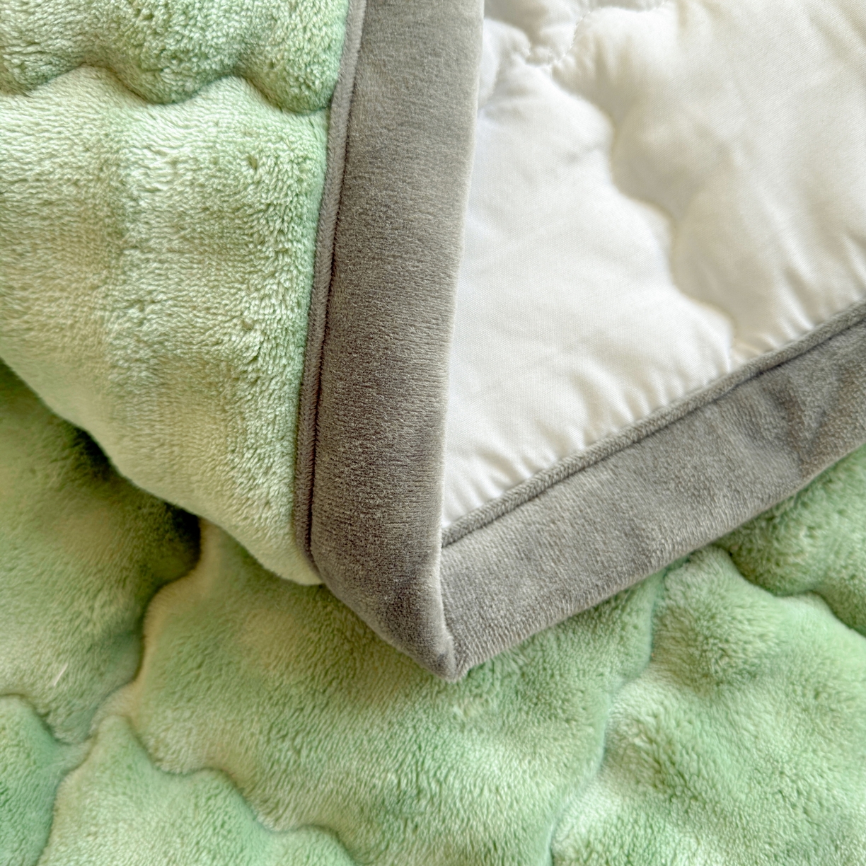 91家纺网 家纺一手货源 找家纺 奇丝雅 2025新款A类牛奶绒泡泡绒床褥床垫床盖兔毛绒家用学生宿舍上下铺寝室褥子软垫床护垫夹棉（学生床） 清新绿