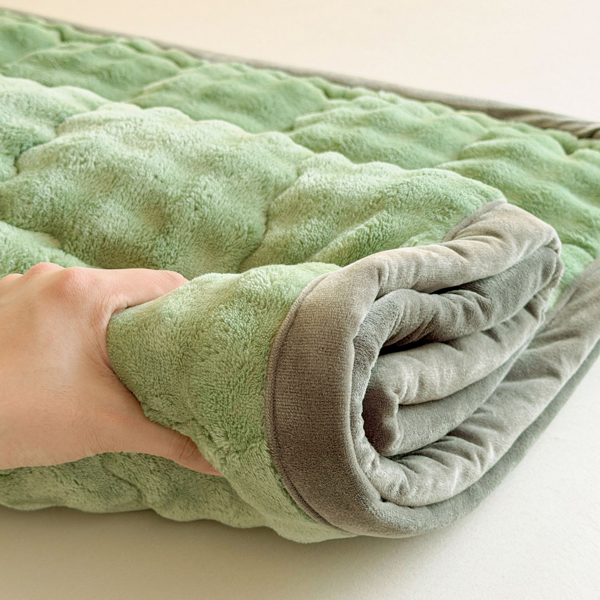 91家纺网 家纺一手货源 找家纺 奇丝雅 2025新款A类牛奶绒泡泡绒床褥床垫床盖兔毛绒家用学生宿舍上下铺寝室褥子软垫床护垫夹棉（学生床） 清新绿