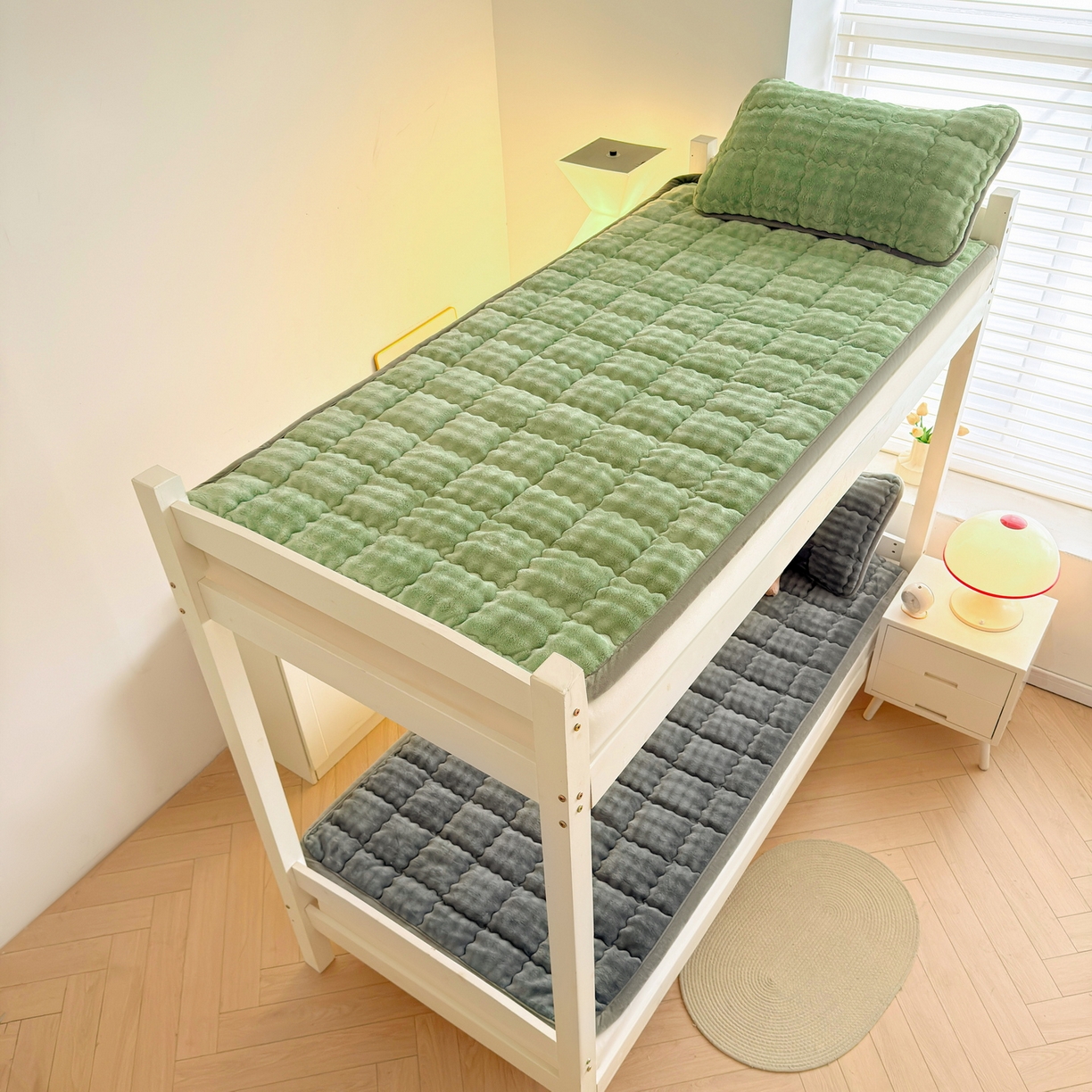 91家纺网 家纺一手货源 找家纺 奇丝雅 2025新款A类牛奶绒泡泡绒床褥床垫床盖兔毛绒家用学生宿舍上下铺寝室褥子软垫床护垫夹棉（学生床） 清新绿