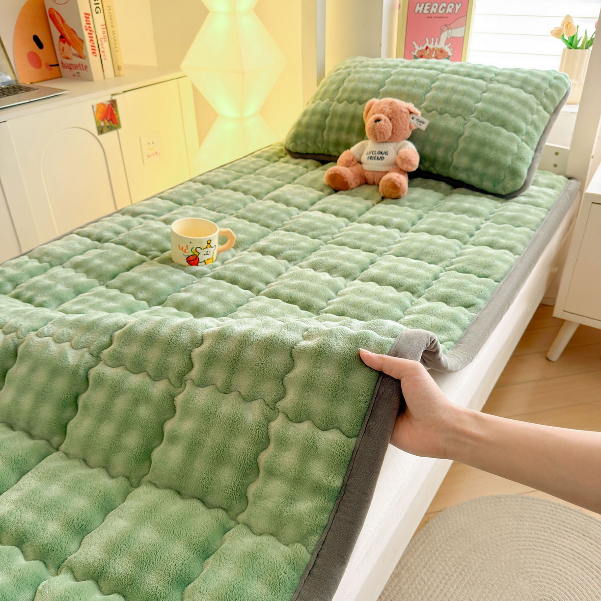 91家纺网 家纺一手货源 找家纺 奇丝雅 2025新款A类牛奶绒泡泡绒床褥床垫床盖兔毛绒家用学生宿舍上下铺寝室褥子软垫床护垫夹棉（学生床） 清新绿