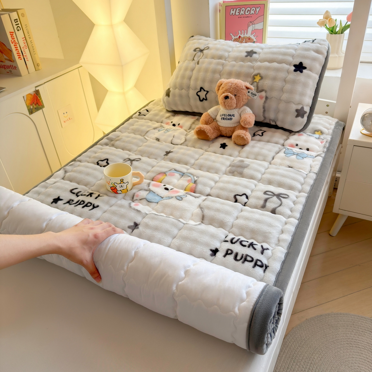 91家纺网 家纺一手货源 找家纺 奇丝雅 2025新款A类牛奶绒泡泡绒床褥床垫床盖兔毛绒家用学生宿舍上下铺寝室褥子软垫床护垫夹棉（学生床） 星星猫咪