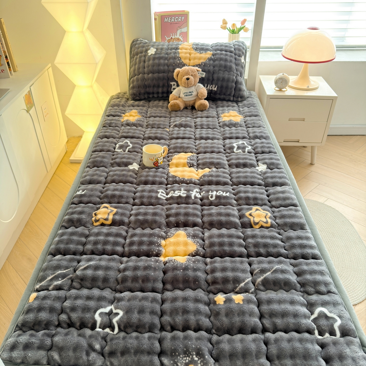 91家纺网 家纺一手货源 找家纺 奇丝雅 2025新款A类牛奶绒泡泡绒床褥床垫床盖兔毛绒家用学生宿舍上下铺寝室褥子软垫床护垫夹棉（学生床） 月亮湾