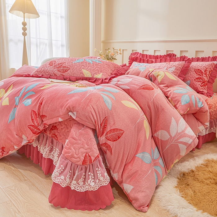 91家纺网 家纺一手货源 找家纺 （总）艾裙海 2025新款蕾丝边牛奶绒床盖三件套