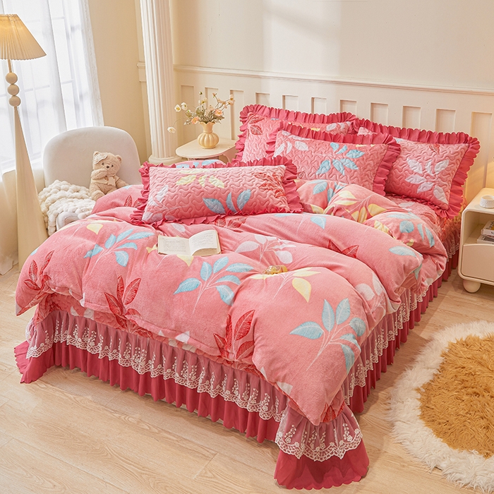 91家纺网 家纺一手货源 找家纺 （总）艾裙海 2025新款蕾丝边牛奶绒床盖三件套