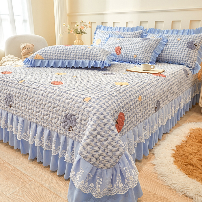 91家纺网 家纺一手货源 找家纺 （总）艾裙海 2025新款蕾丝边牛奶绒床盖三件套