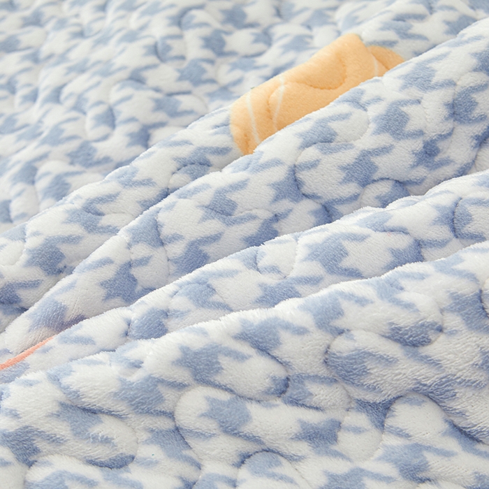 91家纺网 家纺一手货源 找家纺 艾裙海 2025新款蕾丝边牛奶绒床盖三件套 南瓜派-兰