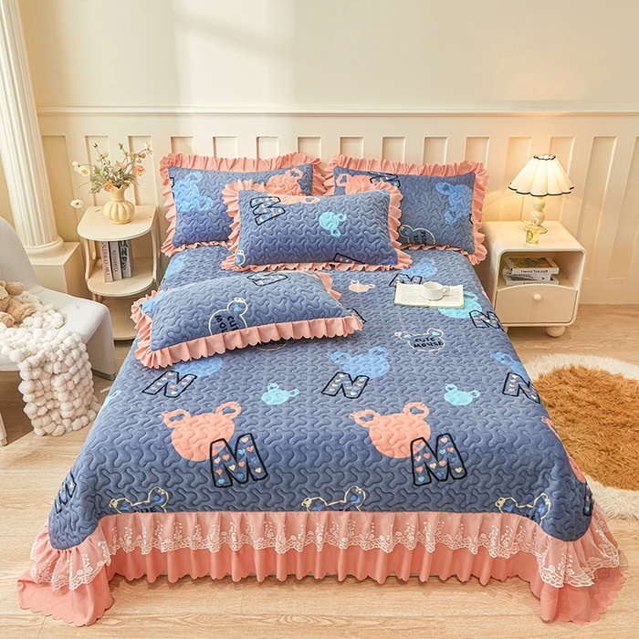 91家纺网 家纺一手货源 找家纺 艾裙海 2025新款蕾丝边牛奶绒床盖三件套 米奇妹妹