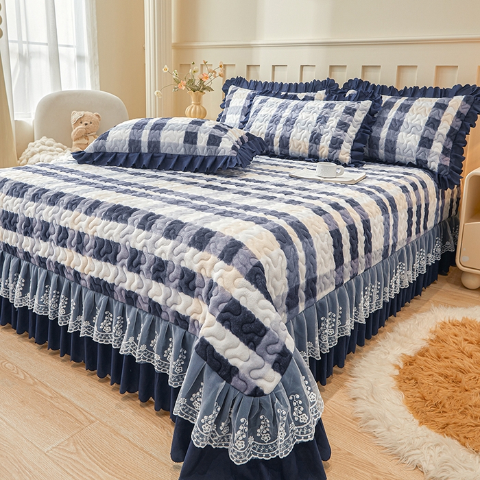 艾裙海 2025新款蕾丝边牛奶绒床盖三件套 朦胧格灰兰