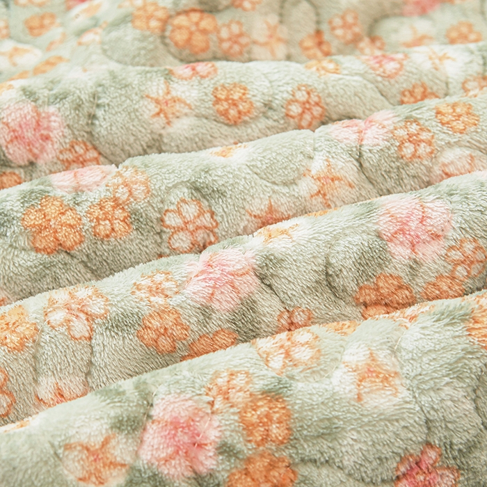 91家纺网 家纺一手货源 找家纺 艾裙海 2025新款蕾丝边牛奶绒床盖三件套 花间兔-绿