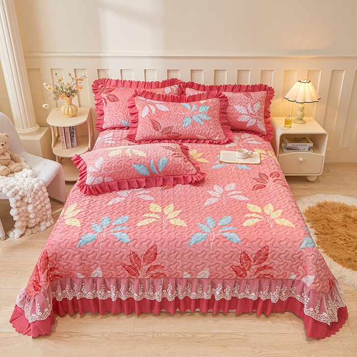 91家纺网 家纺一手货源 找家纺 艾裙海 2025新款蕾丝边牛奶绒床盖三件套 七彩叶子