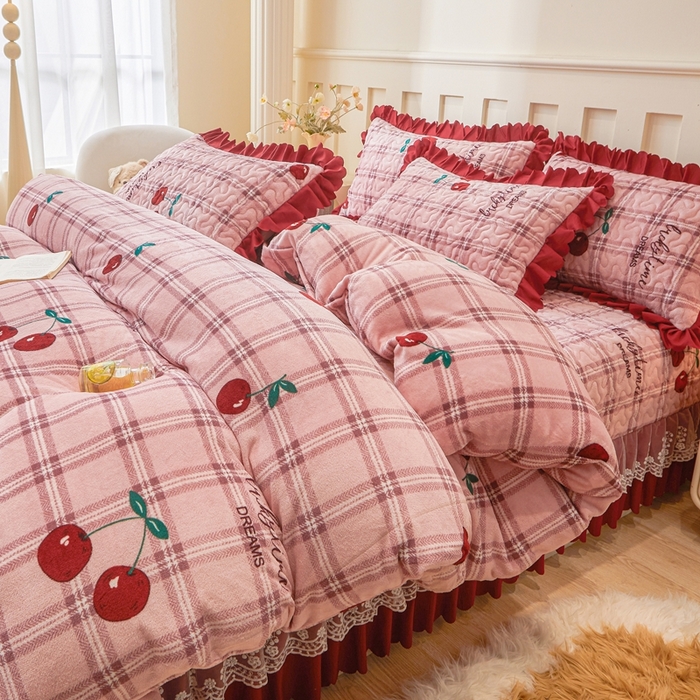 91家纺网 家纺一手货源 找家纺 （总）艾裙海 2025新款蕾丝边牛奶绒床盖四件套