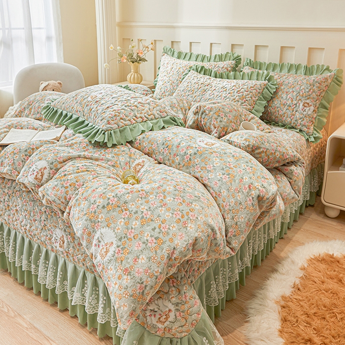 91家纺网 家纺一手货源 找家纺 （总）艾裙海 2025新款蕾丝边牛奶绒床盖四件套