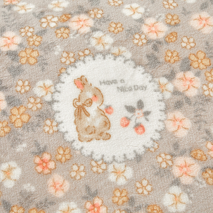 91家纺网 家纺一手货源 找家纺 艾裙海 2025新款蕾丝边牛奶绒床盖四件套 花间兔