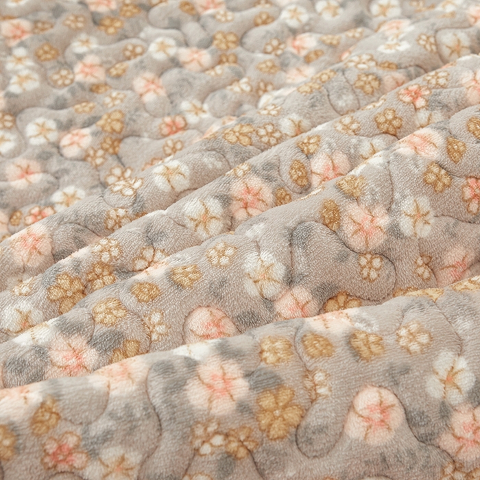 91家纺网 家纺一手货源 找家纺 艾裙海 2025新款蕾丝边牛奶绒床盖四件套 花间兔