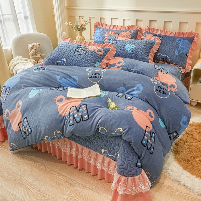 91家纺网 家纺一手货源 找家纺 艾裙海 2025新款蕾丝边牛奶绒床盖四件套 米奇妹妹