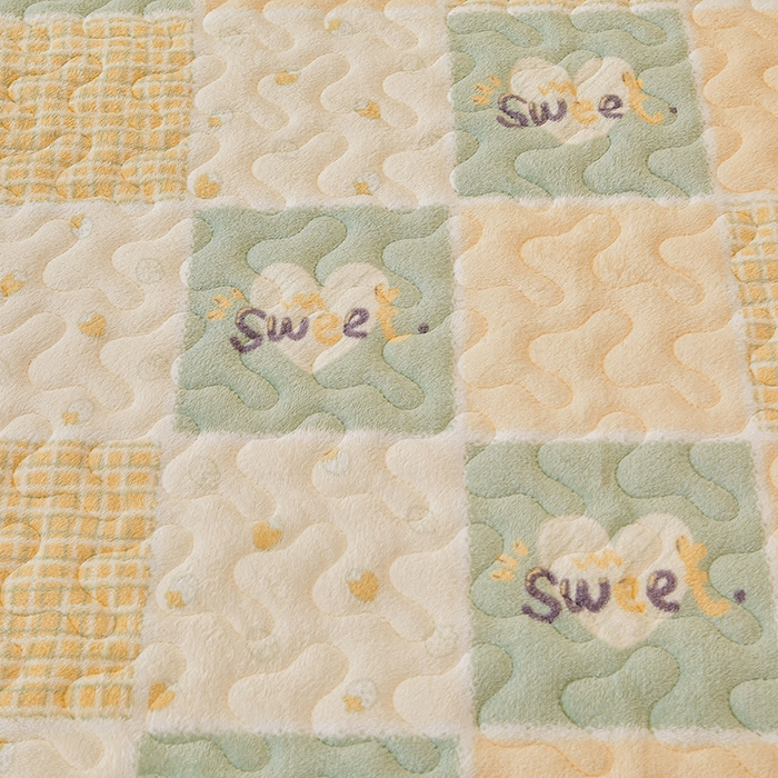 91家纺网 家纺一手货源 找家纺 艾裙海 2025新款蕾丝边牛奶绒床盖四件套 梦想家-绿