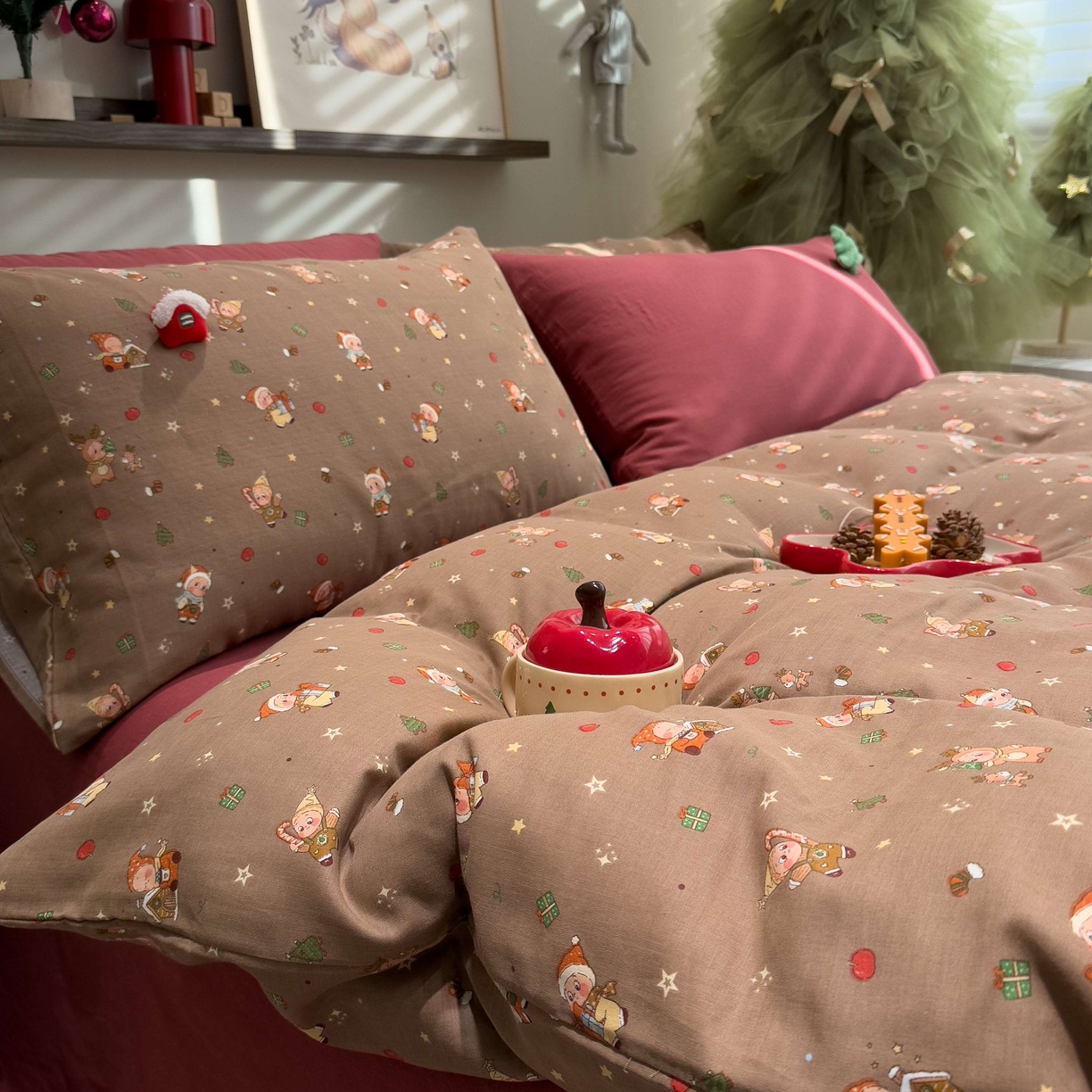 91家纺网 家纺一手货源 找家纺 呗旺鹿 2025新款全棉纯棉有氧双层纱圣诞气氛款四件套 圣诞手账 咖