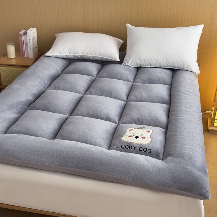 91家纺网 家纺一手货源 找家纺 （总）2025新款纯色牛奶绒贴布绣床垫床褥子床褥垫