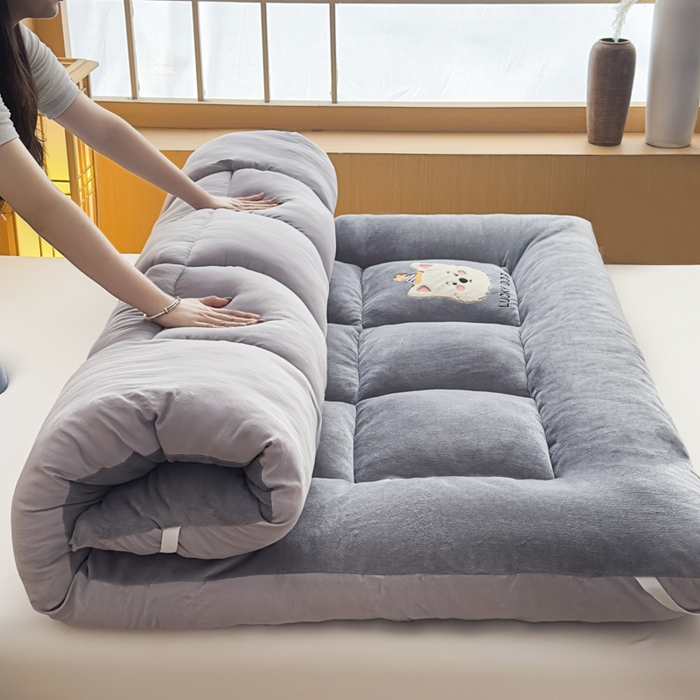 91家纺网 家纺一手货源 找家纺 （总）2025新款纯色牛奶绒贴布绣床垫床褥子床褥垫