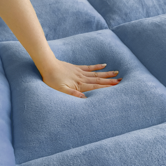 91家纺网 家纺一手货源 找家纺 2025新款纯色牛奶绒贴布绣床垫床褥子床褥垫 蓝色