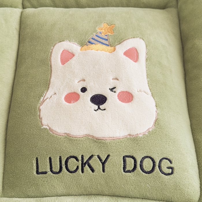 91家纺网 家纺一手货源 找家纺 2025新款纯色牛奶绒贴布绣床垫床褥子床褥垫 绿色