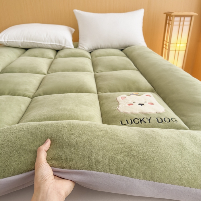 2025新款纯色牛奶绒贴布绣床垫床褥子床褥垫 绿色