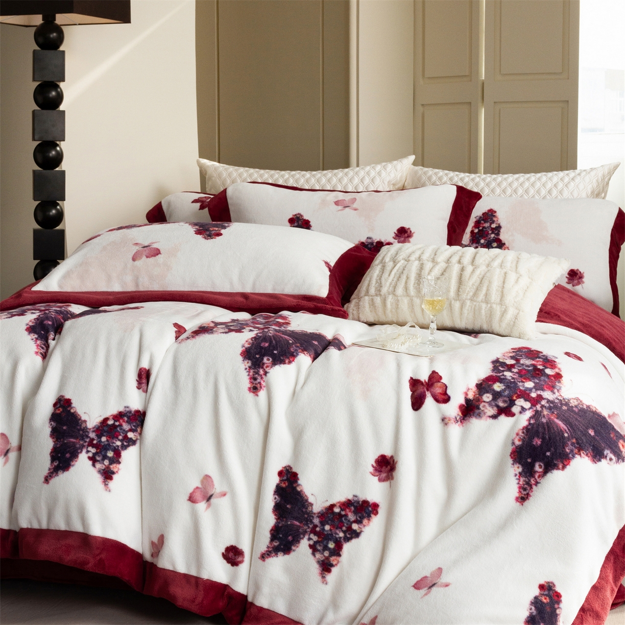 91家纺网 家纺一手货源 找家纺 馨蕊 2025新款意大利进口煦暖绒拼角工艺秋冬轻奢煦暖绒系列四件套-绒澜心 会员-10【券后控价338/358】 绒澜心-温莎红