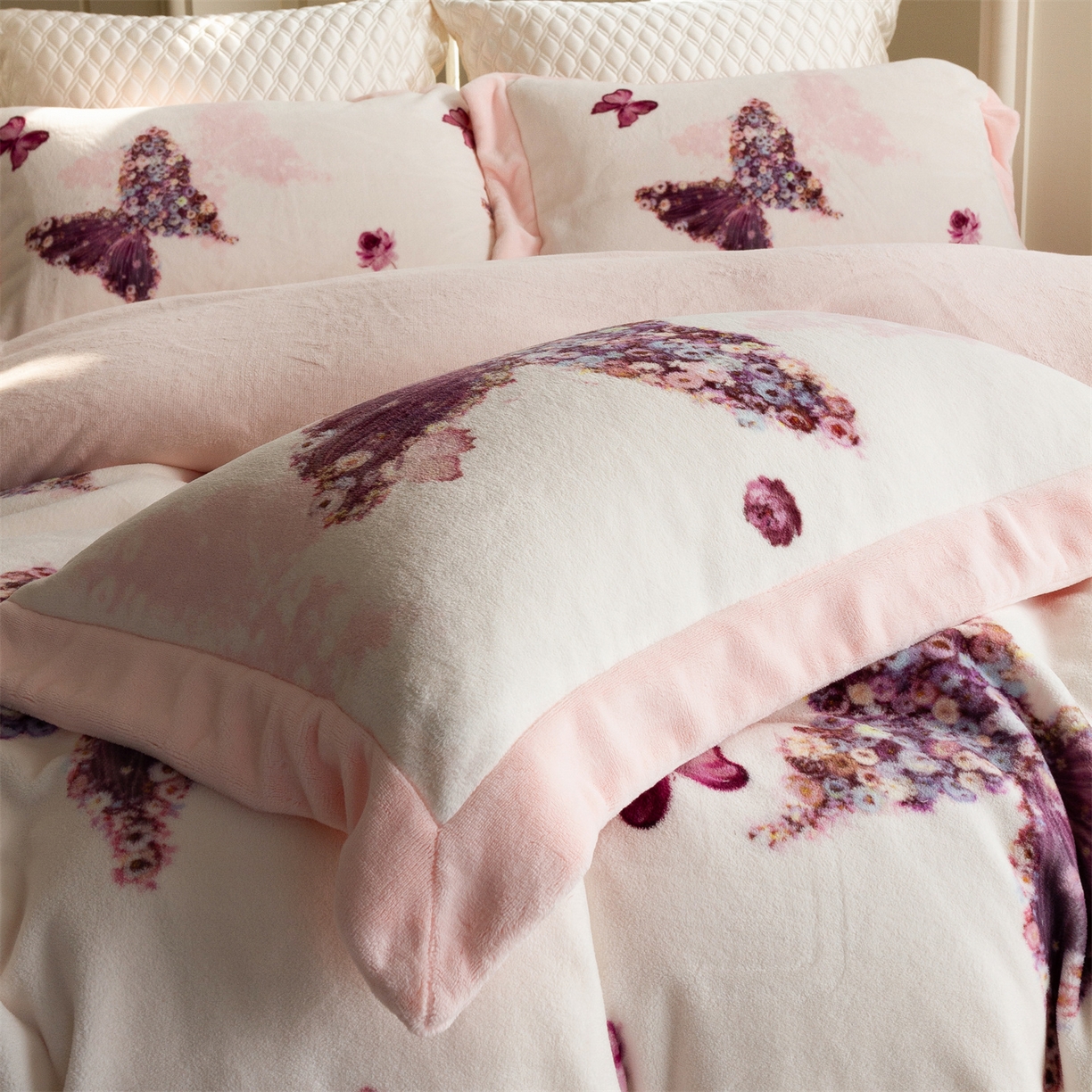 91家纺网 家纺一手货源 找家纺 （总）馨蕊 2025新款意大利进口煦暖绒拼角工艺秋冬轻奢煦暖绒系列四件套-绒澜心 会员-10【券后控价338/358】