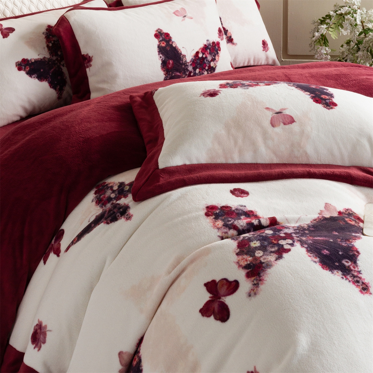 91家纺网 家纺一手货源 找家纺 馨蕊 2025新款意大利进口煦暖绒拼角工艺秋冬轻奢煦暖绒系列四件套-绒澜心 会员-10【券后控价338/358】 绒澜心-温莎红