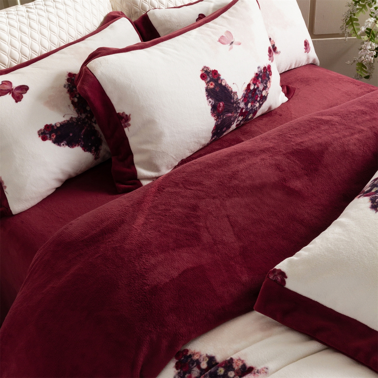 91家纺网 家纺一手货源 找家纺 馨蕊 2025新款意大利进口煦暖绒拼角工艺秋冬轻奢煦暖绒系列四件套-绒澜心 会员-10【券后控价338/358】 绒澜心-温莎红