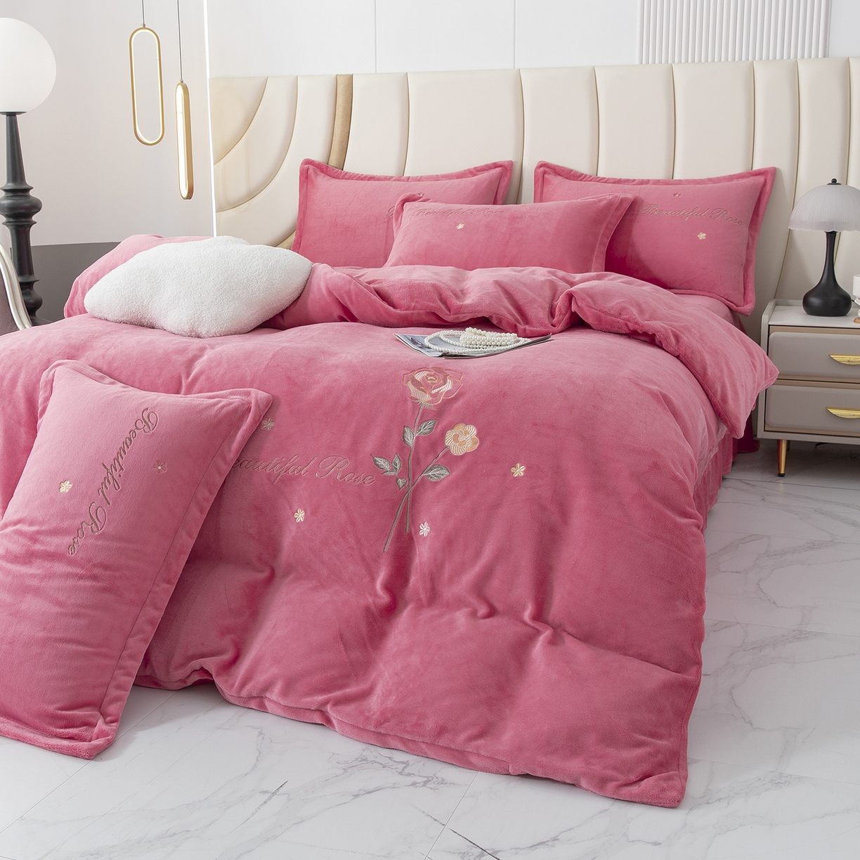 91家纺网 家纺一手货源 找家纺 （总）贝尔 2025新款牛奶绒刺绣四件套-花语系列