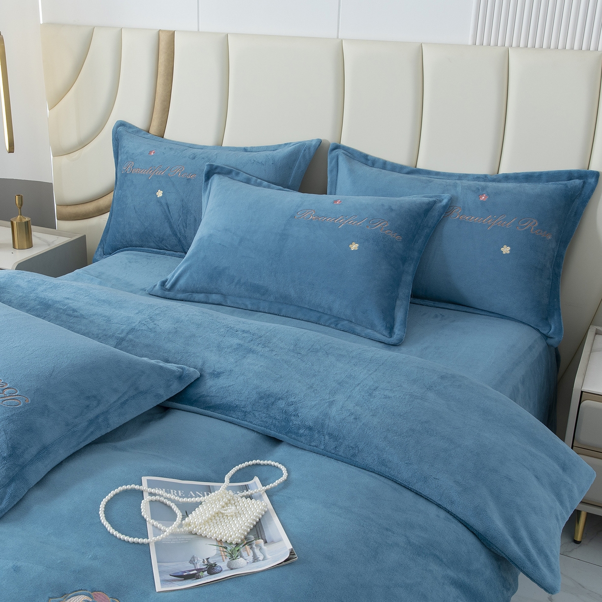 91家纺网 家纺一手货源 找家纺 贝尔 2025新款牛奶绒刺绣四件套-花语系列 花语-蓝色