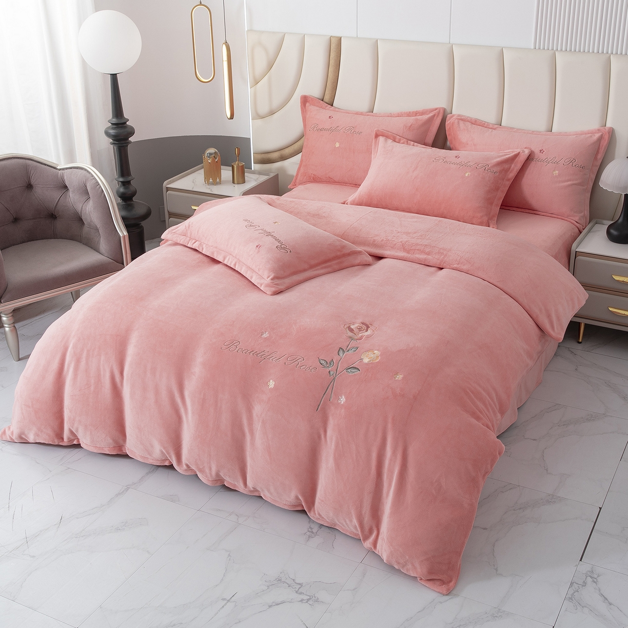 91家纺网 家纺一手货源 找家纺 贝尔 2025新款牛奶绒刺绣四件套-花语系列 花语-玉色