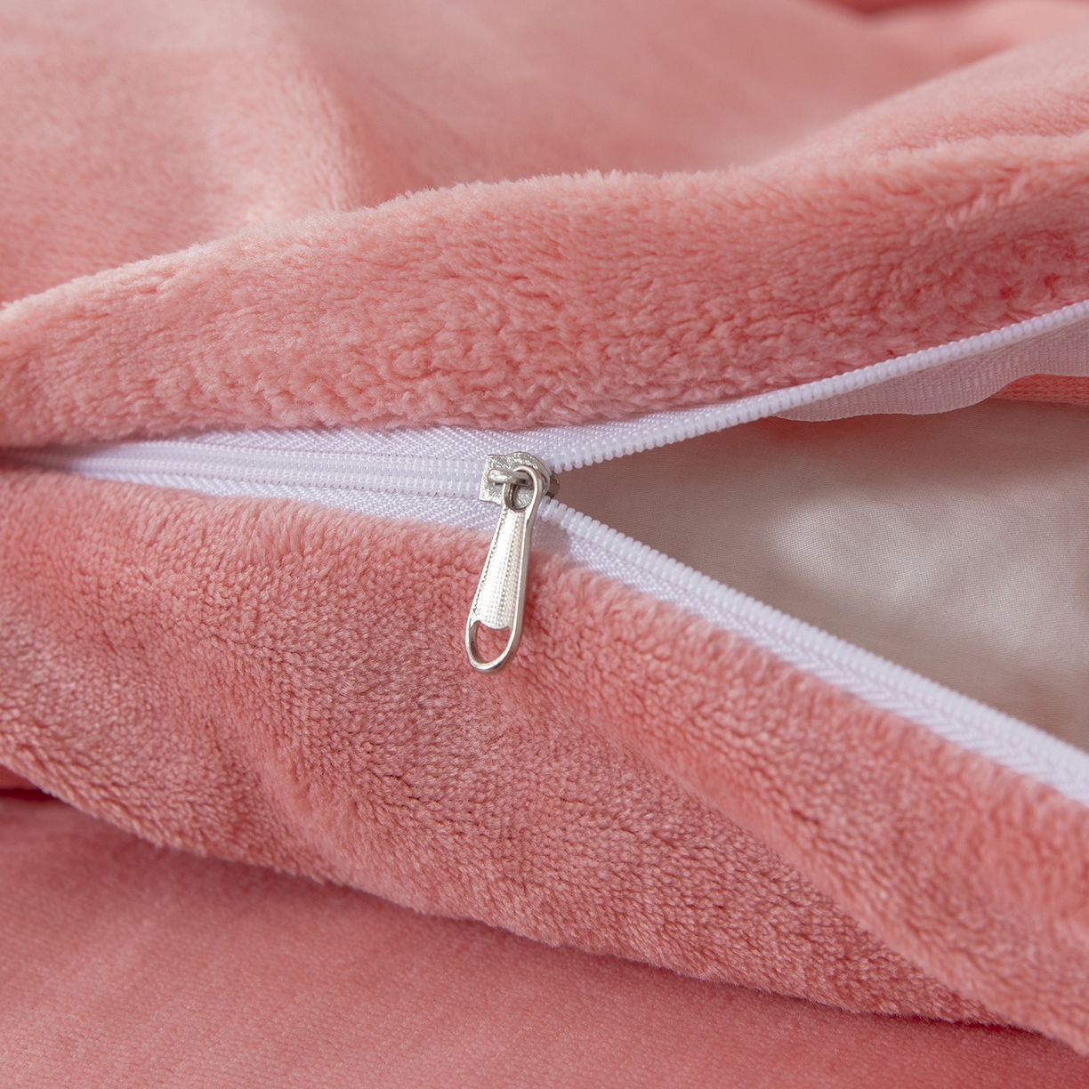 91家纺网 家纺一手货源 找家纺 贝尔 2025新款牛奶绒刺绣四件套-花语系列 花语-玉色