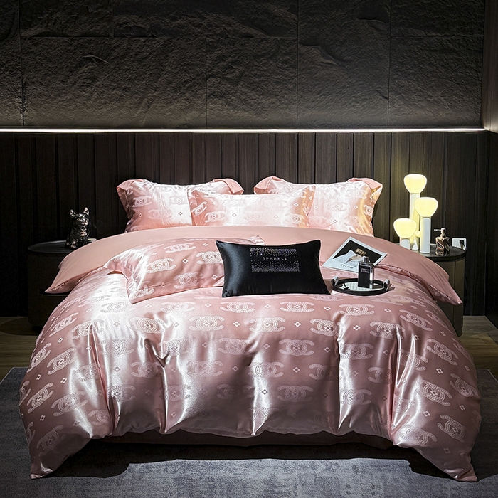 91家纺网 家纺一手货源 找家纺 七夜居 2025新款直播爆款欧式轻奢贡缎提花磨毛四件套 倾城-粉玉