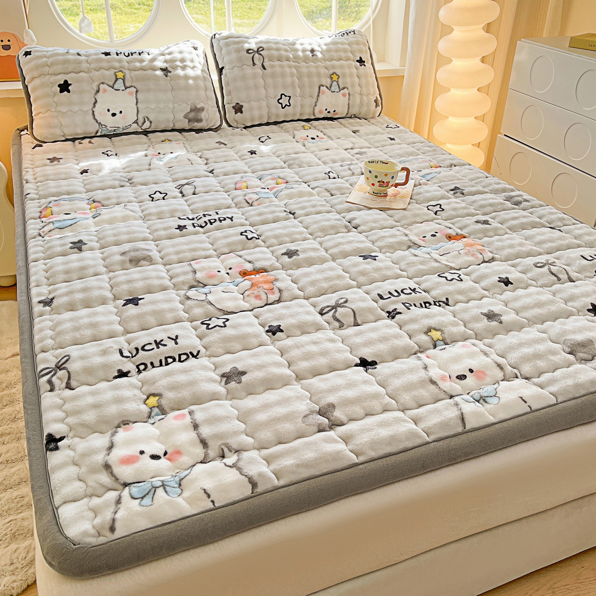 91家纺网 家纺一手货源 找家纺 （总）奇丝雅 2025新款A类牛奶绒泡泡绒床褥床垫床盖兔毛绒家用学生宿舍上下铺寝室褥子软垫床护垫夹棉（大床）