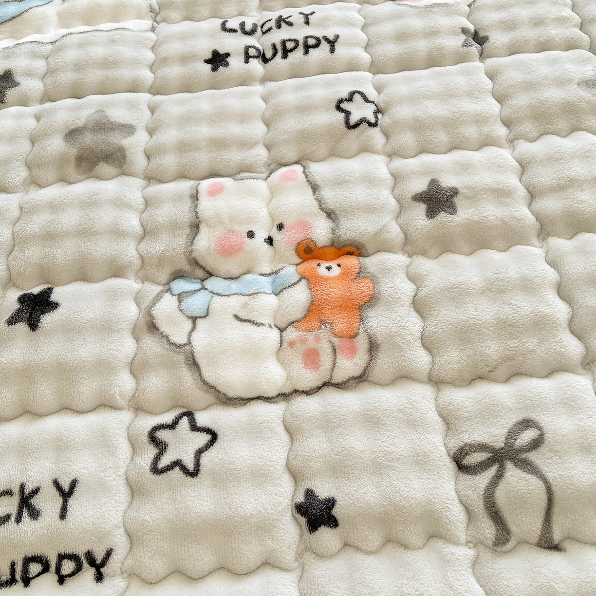 91家纺网 家纺一手货源 找家纺 （总）奇丝雅 2025新款A类牛奶绒泡泡绒床褥床垫床盖兔毛绒家用学生宿舍上下铺寝室褥子软垫床护垫夹棉（大床）