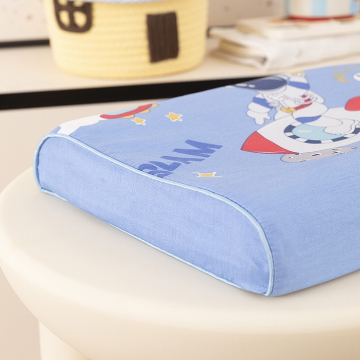 91家纺网 家纺一手货源 找家纺 七夜居 2026新款开学季儿童纯棉记忆棉枕芯全棉可拆洗学生宿舍枕头幼儿园宝宝枕 枕头枕芯 太空人