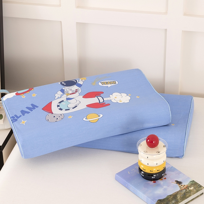 91家纺网 家纺一手货源 找家纺 七夜居 2026新款开学季儿童纯棉记忆棉枕芯全棉可拆洗学生宿舍枕头幼儿园宝宝枕 枕头枕芯 太空人