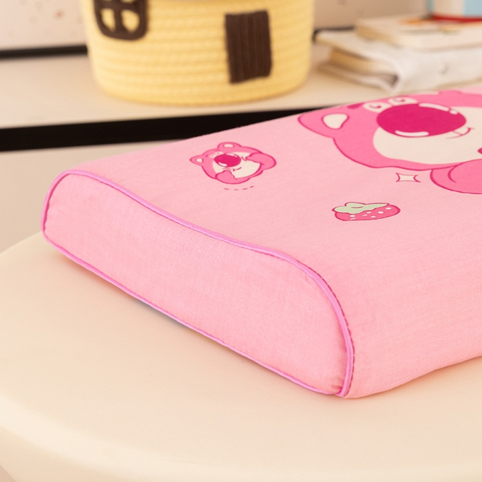 91家纺网 家纺一手货源 找家纺 七夜居 2026新款开学季儿童纯棉记忆棉枕芯全棉可拆洗学生宿舍枕头幼儿园宝宝枕 枕头枕芯 可爱草莓熊