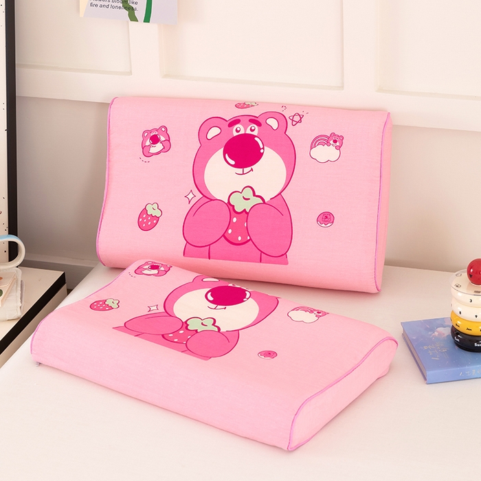 91家纺网 家纺一手货源 找家纺 七夜居 2026新款开学季儿童纯棉记忆棉枕芯全棉可拆洗学生宿舍枕头幼儿园宝宝枕 枕头枕芯 可爱草莓熊