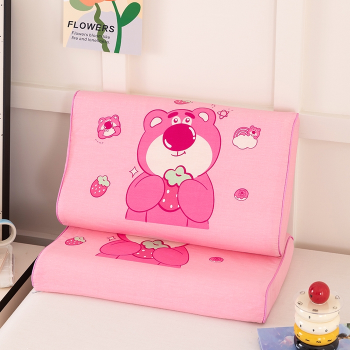 91家纺网 家纺一手货源 找家纺 七夜居 2026新款开学季儿童纯棉记忆棉枕芯全棉可拆洗学生宿舍枕头幼儿园宝宝枕 枕头枕芯 可爱草莓熊